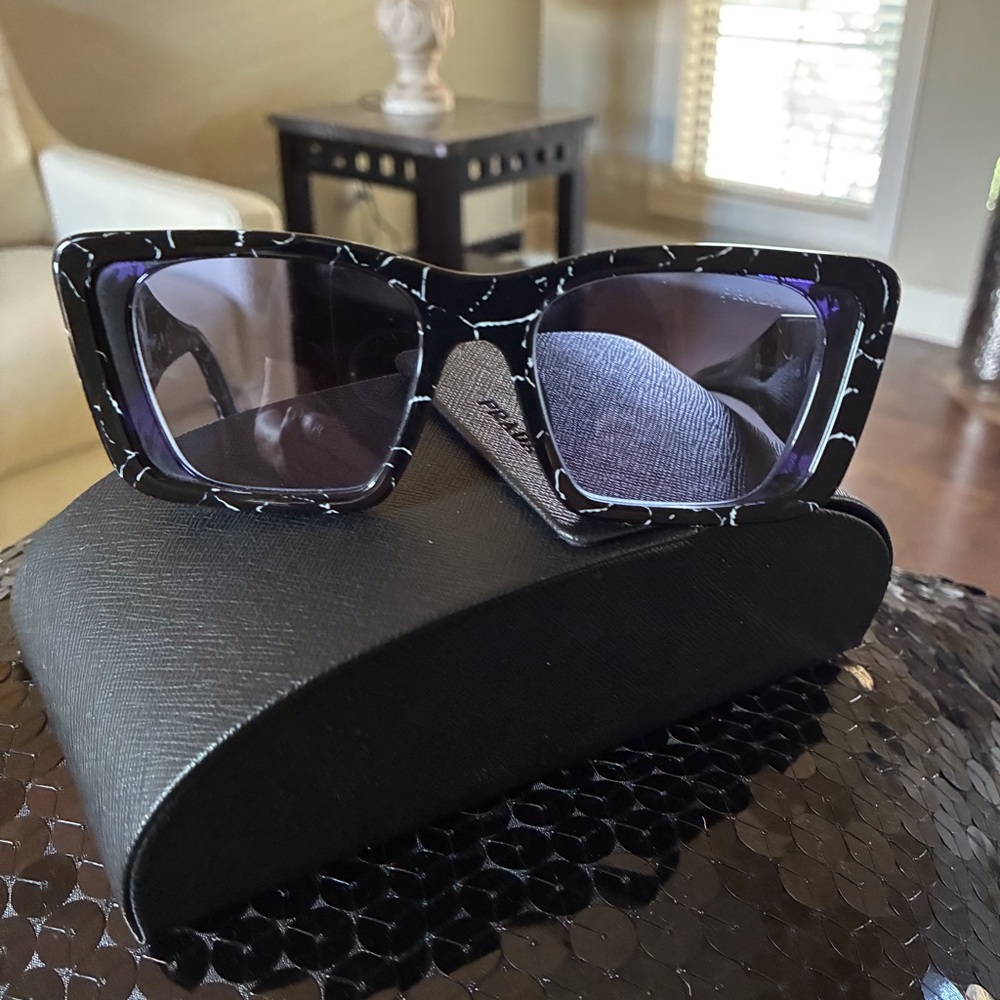 🌸WAS $340: Prada Havanna Black/White Frame Violet Lenses